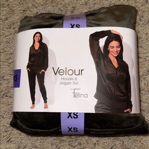 New Felina Velour Hoodie & Jogger Set - Dark Green